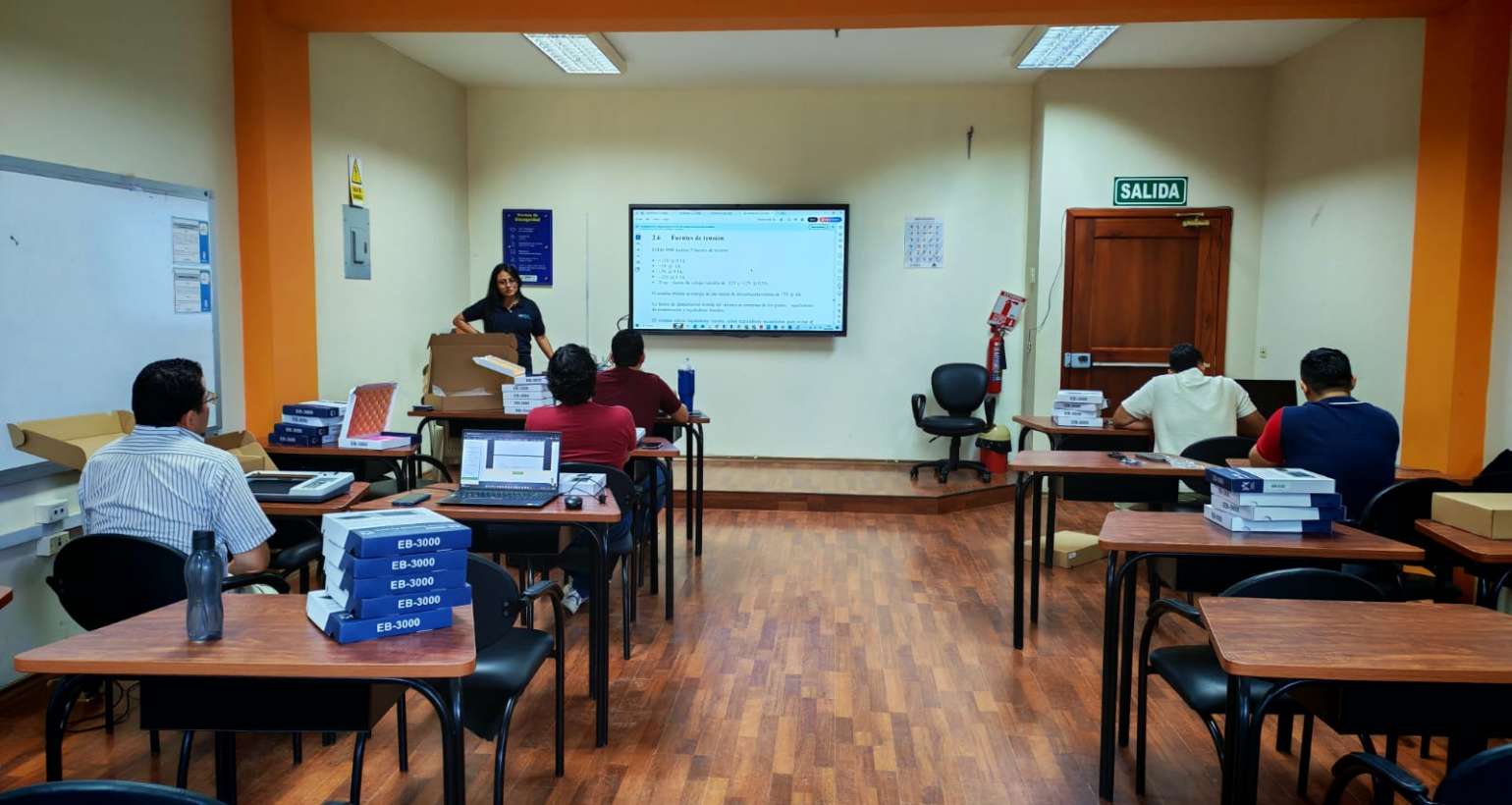 CR Ciencia y Robótica fortalece la formación tecnológica en Manabí con capacitación especializada